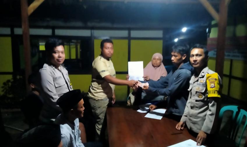 Problem Solving, Bhabinkamtibmas Polsek Lebong Utara Mediasi Permasalahan Warga di Desa Kampung