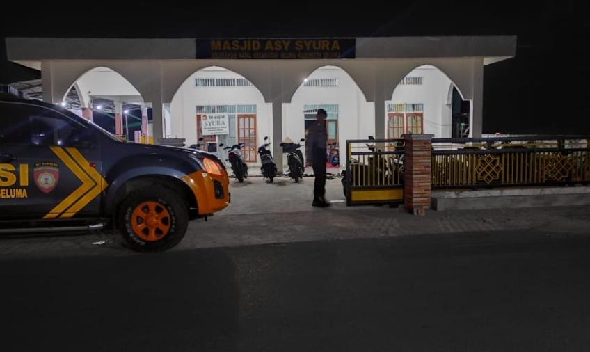 Personel Sat Samapta Polres Seluma Patroli Monitoring Ibadah Shalat Tarawih di Tempat Ibadah 