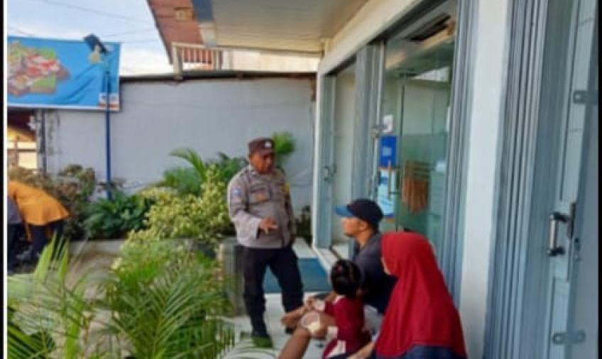 Patroli Dialogis, Personel Polsek Seluma Sambangi Bank BRI Kelurahan Pasar Tais 