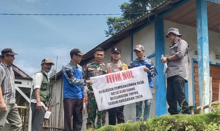 Bhabinkamtibmas Polsek Rimbo Pengadang Monitoring Titik Nol Pembangunan di Desa Tik Sirong dan Desa Ajai Siang