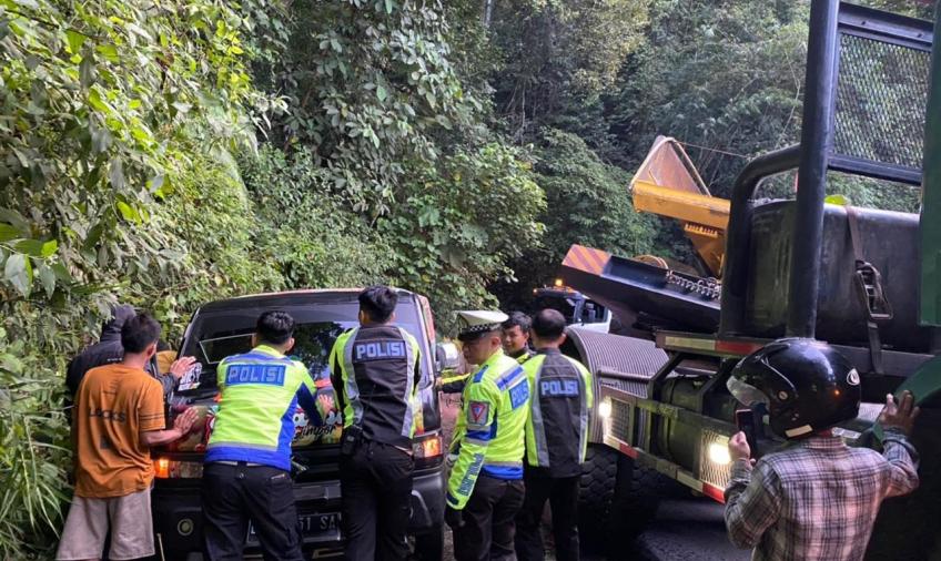 Satlantas Polres Kepahiang Bantu Evakuasi Kendaraan Out Of Control, Berikut Imbauan Kasatlantas 