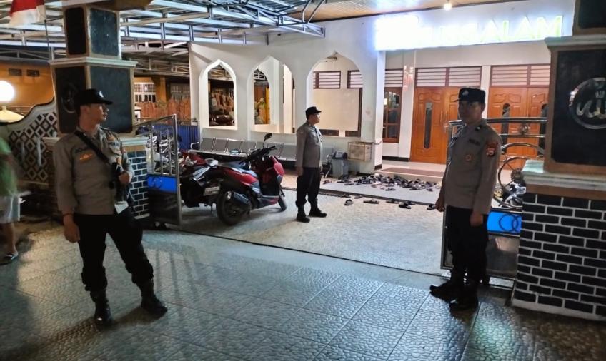Patroli Dialogis, Personel Polsek Seluma Amankan Shalat Tarawih