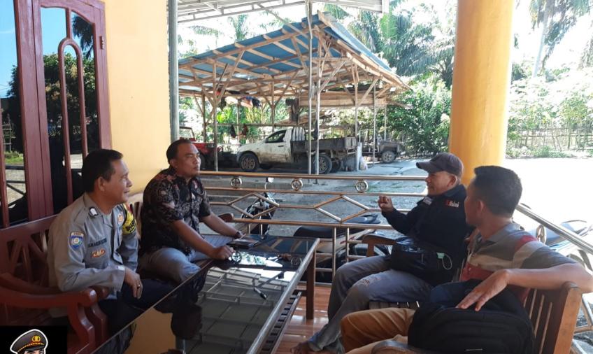 Bhabinkamtibmas Polsek Pino Raya Polres BS Sambang Warga, Imbau Jaga Kamtibmas Pada Bulan Suci Ramadan 