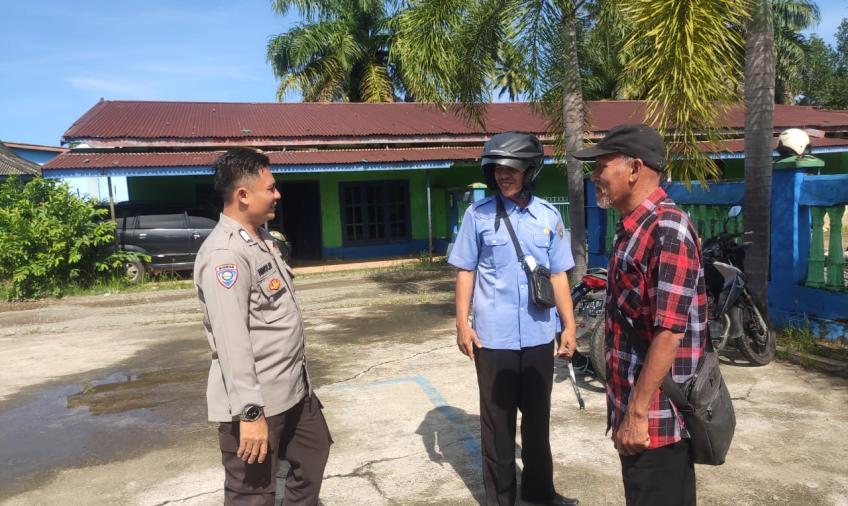 Patroli Unit Samapta Polsek Kota Manna Sambangi  Juru Parkir Simpang Tiga Rukis 