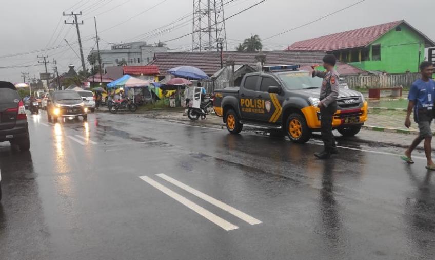 Jelang Buka Puasa,  Sat Samapta Polres Seluma Patroli Pengamanan di Pasar Tumpah 