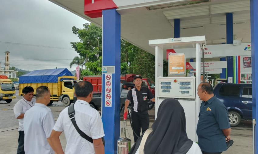 Antisipasi Kecurangan, Personel Sat Intelkam Polres Kepahiang dan Disperindag Cek SPBU