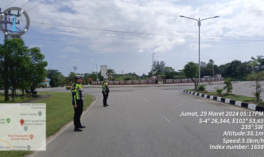 Wujudkan Kamseltibcar Jelang Berbuka Puasa, Sat Lantas Polres BS Giatkan Patroli 
