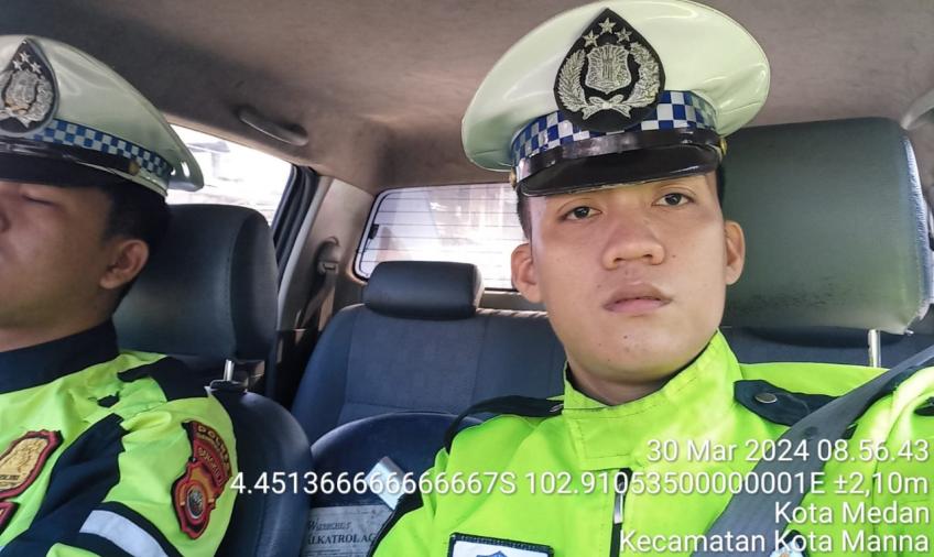 Polisi Lalu Bintas Berikan Imbauan dan Edukasi Keselamatan Berlalu Lintas di Jalan Protokol 