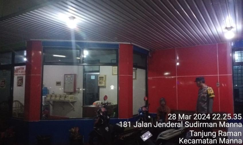 Antisipasi Penyimpangan BBM, Polsek Manna Polres BS  Cek dan Pengawasan SPBU Tanjung Raman Manna  