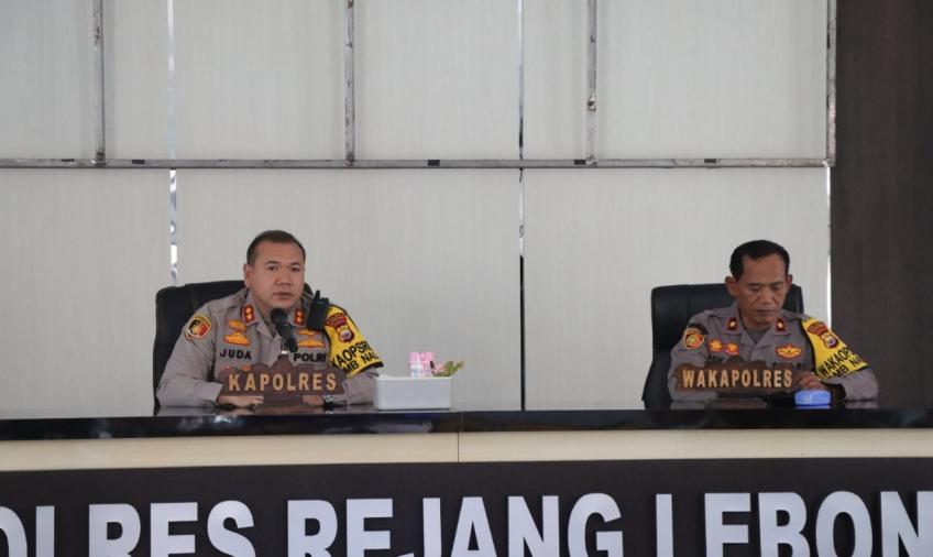 Pelaksanaan Ops Ketupat 2024, Kapolres Rejang Lebong dan PJU serta Kapolsek Jajaran Ikuti Zoom Meeting