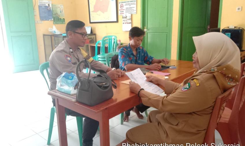 Sambang Desa Bhabinkamtibmas Polsek Sukaraja di Desa Sumber Arum