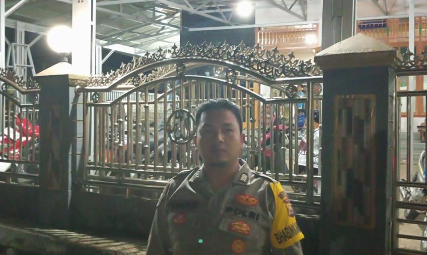 Polsek Lebong Selatan Kerahkan Personel Jaga Salat Tarawih di Masjid Al Muttaqin