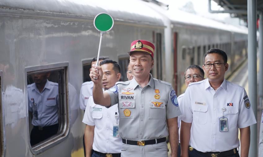 Gelar Flag Off Mudik Bersama BUMN Tahap Pertama, Jasa Raharja Berangkatkan Ribuan Pemudik Moda Kereta Api ke Sejumlah Daerah