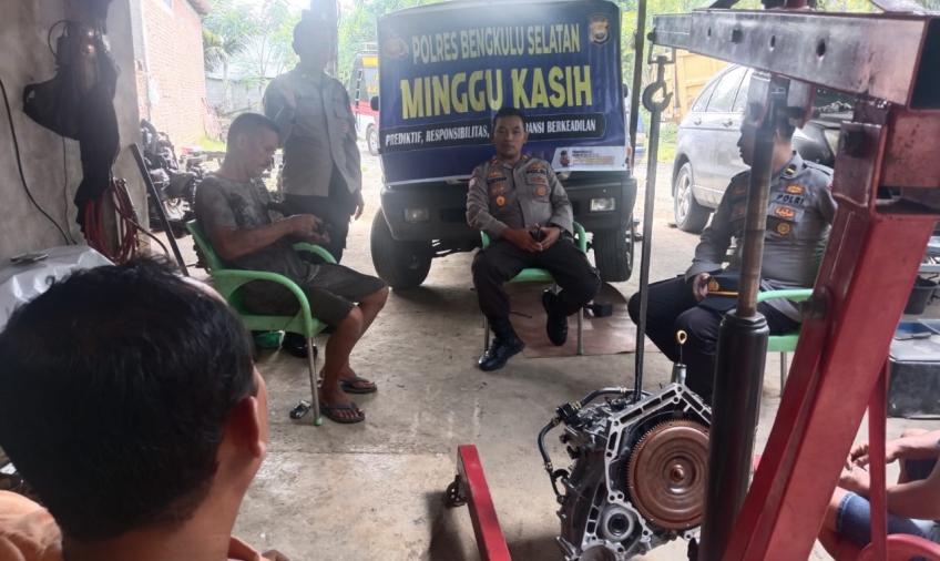 Minggu Kasih, Kapolres Bersama Kasat Binmas dan Personilnya Dengarkan Aspirasi Warga Padang Berangin 