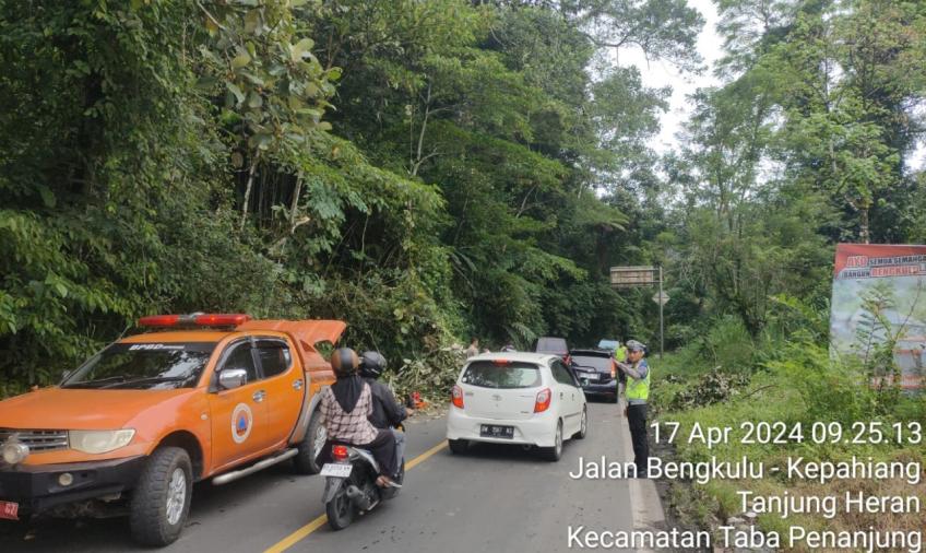 Patroli KRYD, Sat Samapta Polres Seluma Sampaikan Imbauan Kepada Warga