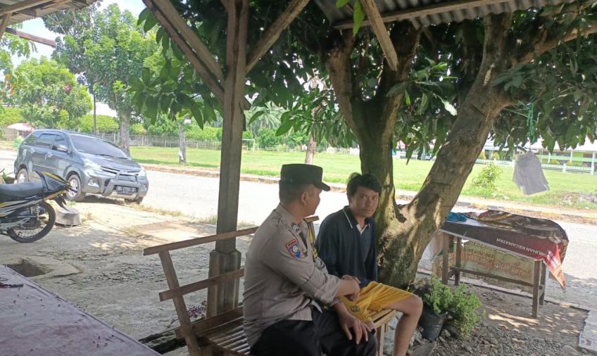 Wujudkan Kamtibmas yang Kondusif, Bhabinkamtibmas Polsek Pino Raya Sambangi Warga Binaannya