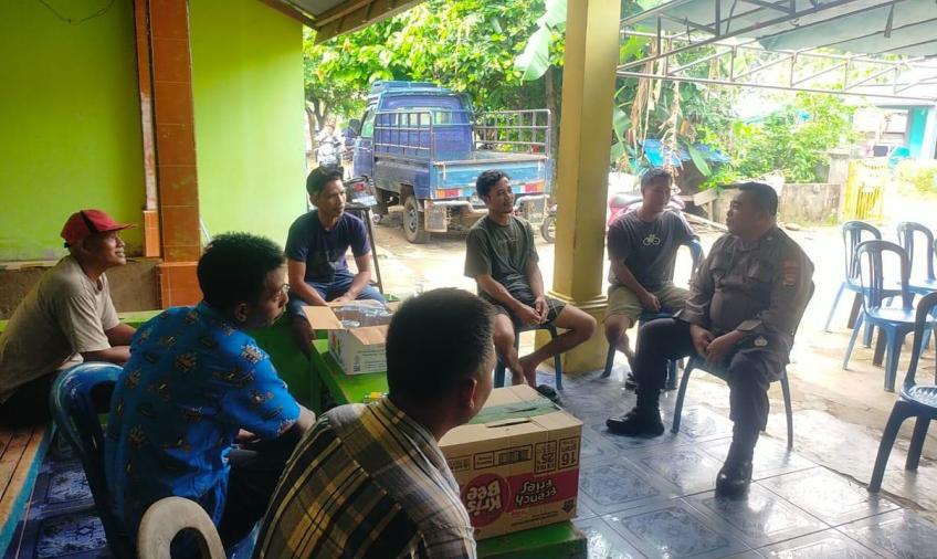 Personel Polsek Jumat Curhat Dengarkan Keluhan dan Masukan di Desa Talang Alai