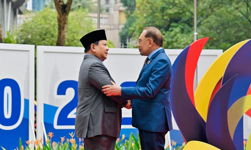 Presiden Prabowo Disambut Perdana Menteri Malaysia Anwar Ibrahim di KLCC