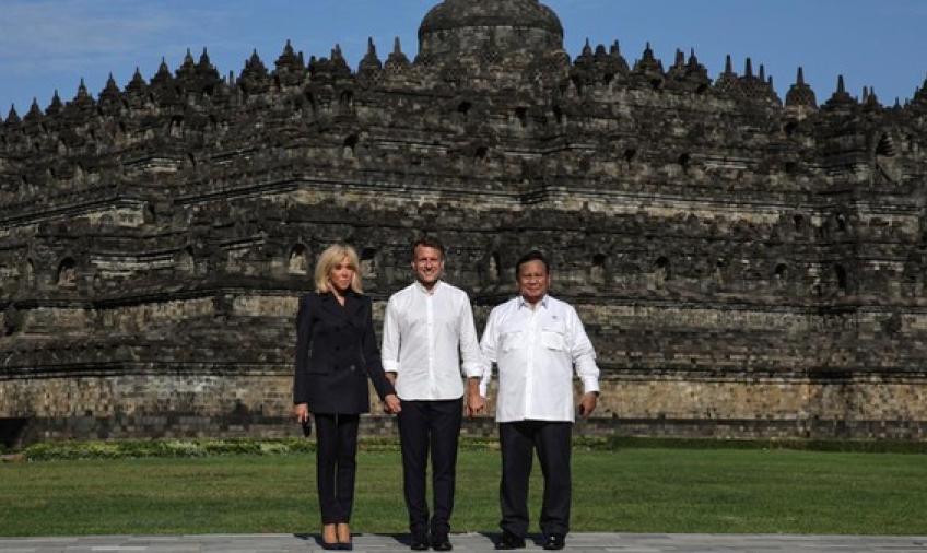 Macron dan Prabowo Kuatkan Kerja Sama Ekonomi Kreatif Lewat Kunjungan ke Borobudur
