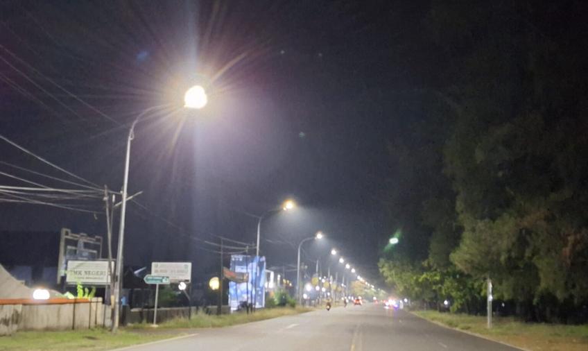 Walikota Bengkulu Hidupkan Ratusan Lampu Jalan di Kawasan Pantai Panjang