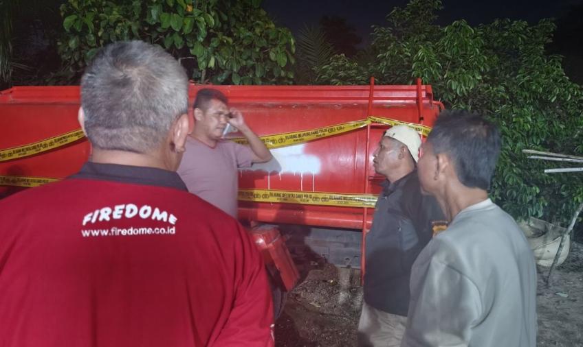 Mobil Damkar yang hilang ditemukan di Kabupaten Musi Rawas Utara, Provinsi Sumatera Selatan, Selasa (10/6/2025).