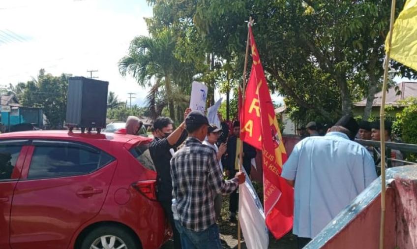 KOMUNIKASI Gelar Aksi Demo di DPMD Bengkulu Utara