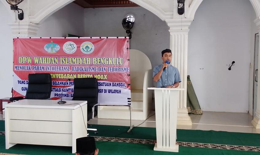 Polda Bengkulu menggelar kegiatan silaturahmi dan pembinaan di Pondok Pesantren Wahdah Islamiyah, Kelurahan Kandang Mas, Kecamatan Kampung Melayu, Kota Bengkulu, Kamis (24/7/2025).