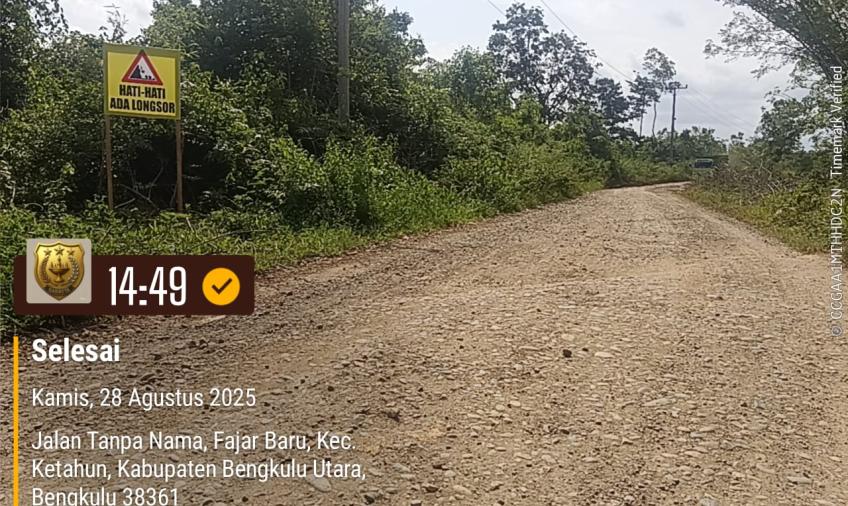 Jalan penghubung Ketahun-Napal Putih Rusak.