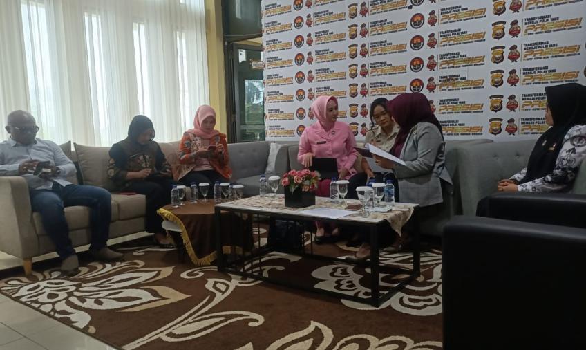 Polda Bengkulu Gelar Talkshow Sinergitas Sukseskan Program Makan Bergizi Gratis, di Ruangan Sub Penmas Bidhumas Polda Bengkulu, Kamis (6/11/2025).