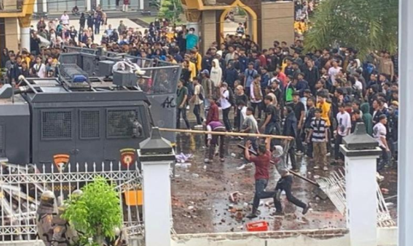 Aksi demo Indonesia Cemas Jilid II di DPRD Provinsi Bengkulu. (Foto: Istimewa)