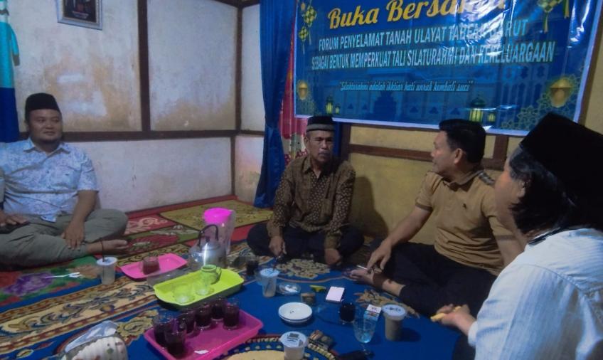 Buka Puasa Bersama, Forum Penyelamat Tanah Ulayat Tabeak Garut Pererat Kebersamaan Warga