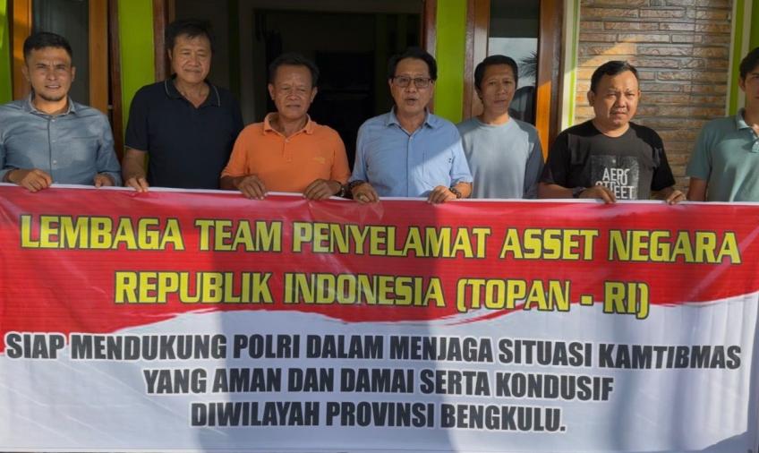 LSM TOPAN RI